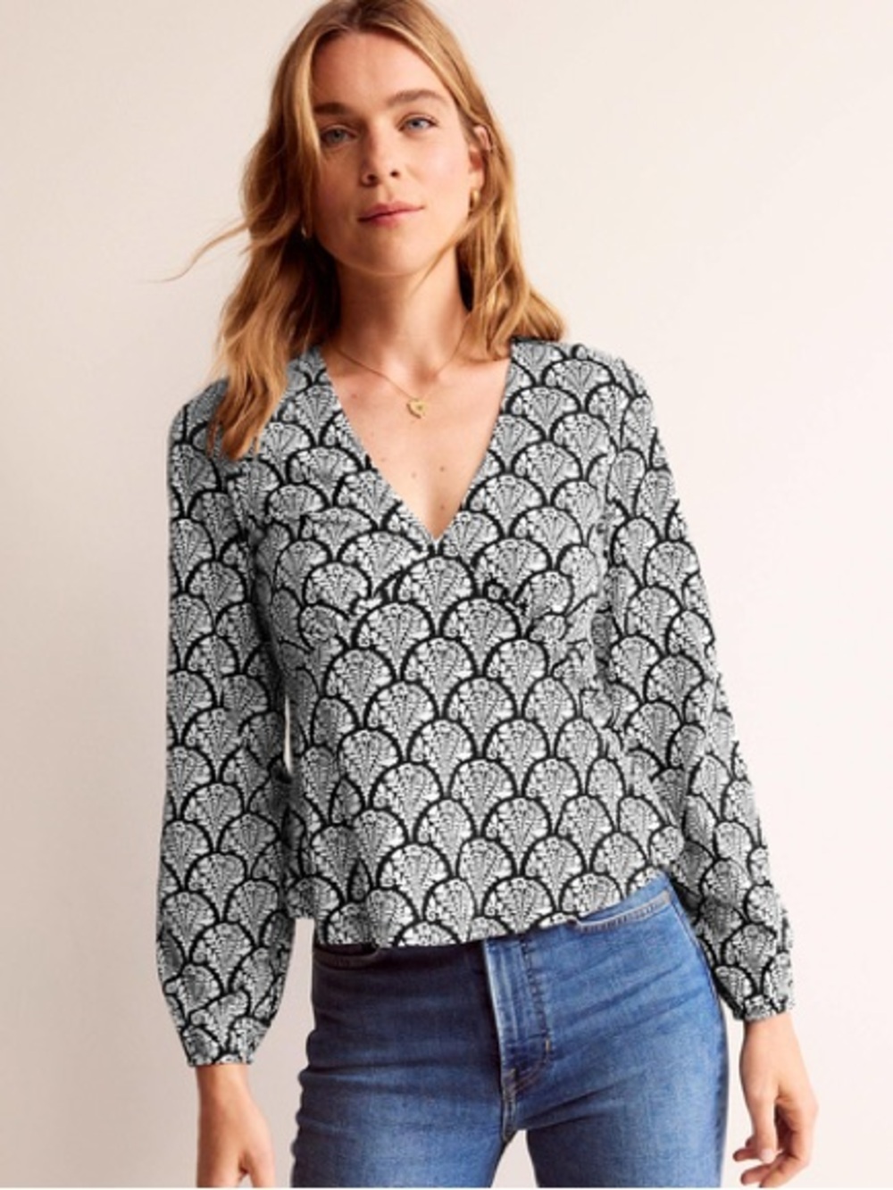 Boden Blossomy Black White Pattern Peplum Top V-Neck Long Sleeve sz 10 Floral